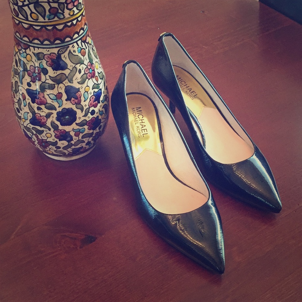 Super cute kitten-heels!!!! Perfect condition!